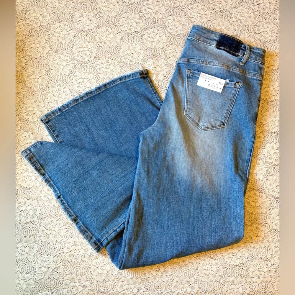 NWT 1X Risen Mid Rise Wide Leg Crossover Light Wash Jeans